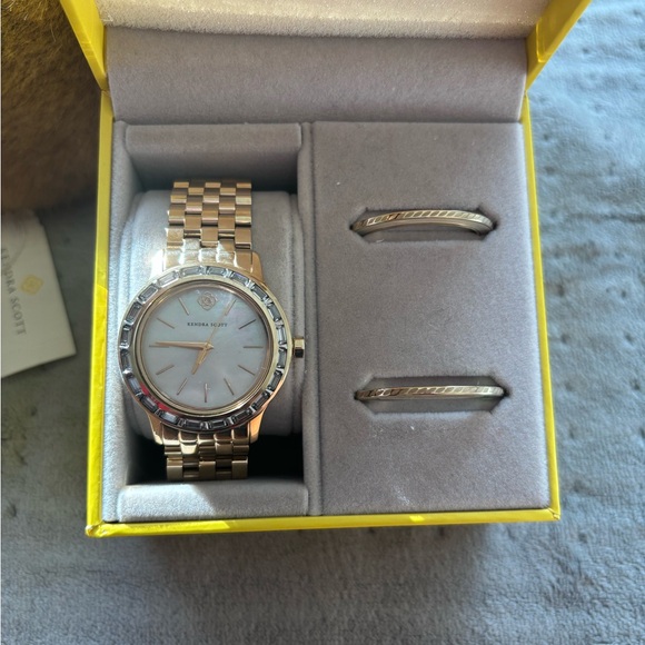 Kendra Scott Bright Yellow Box with Gold Logo - Picture 2 of 4